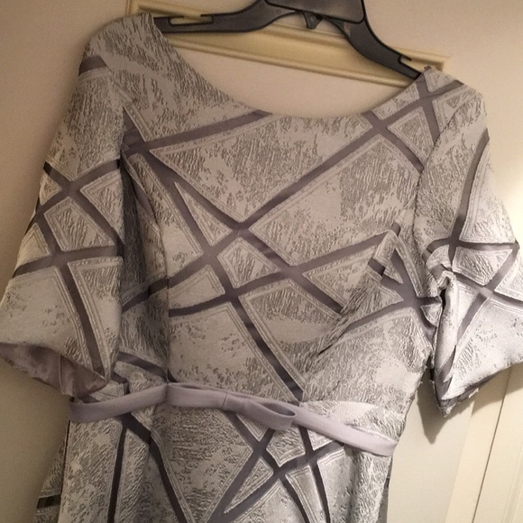 Silver gown NWOT- negotiable - Picture 4 of 7